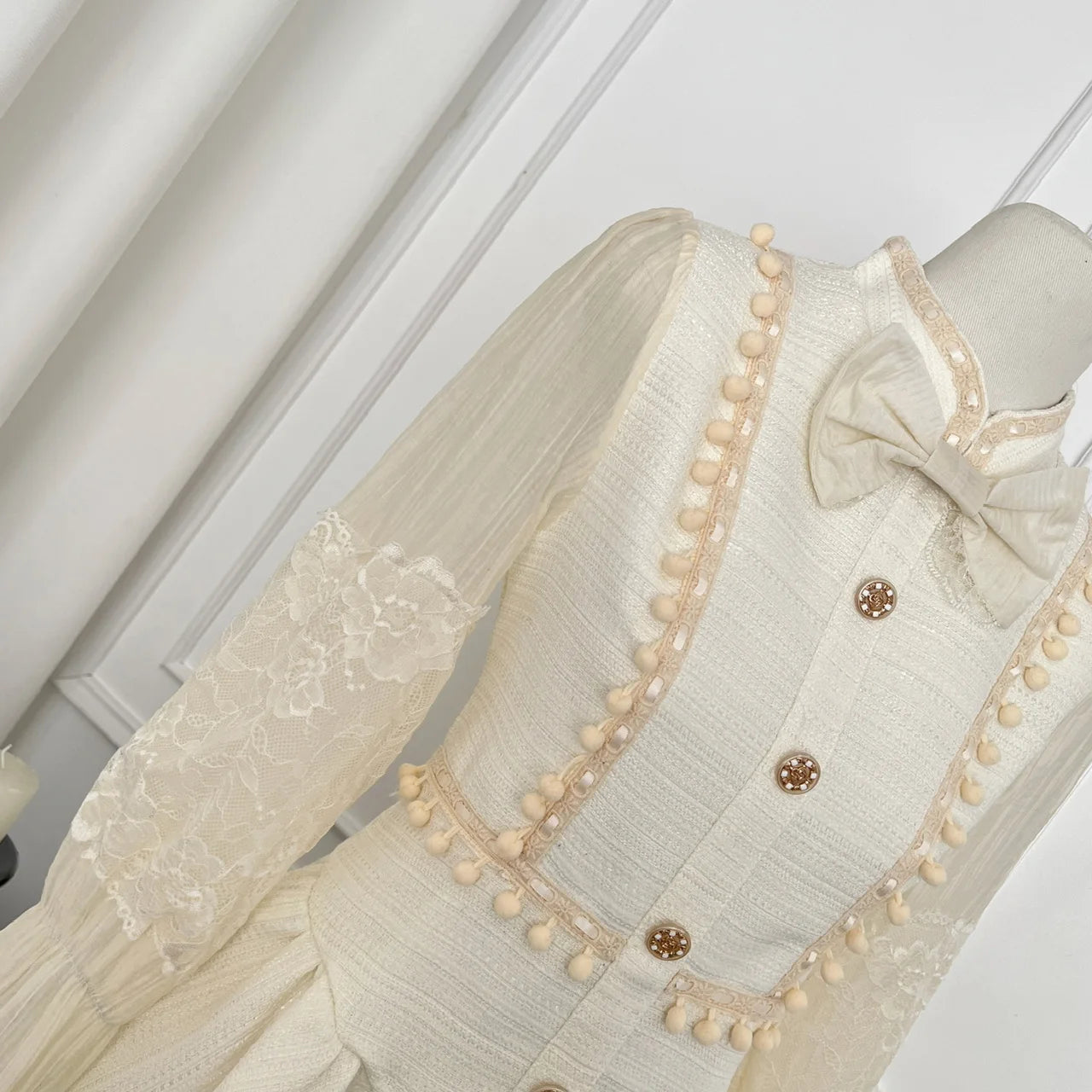 French Retro Women Beige Patchwork Lace Bow Button Slim Mini Dress Autumn Winter Long Sleeved High Waist Pleated Short Dress New