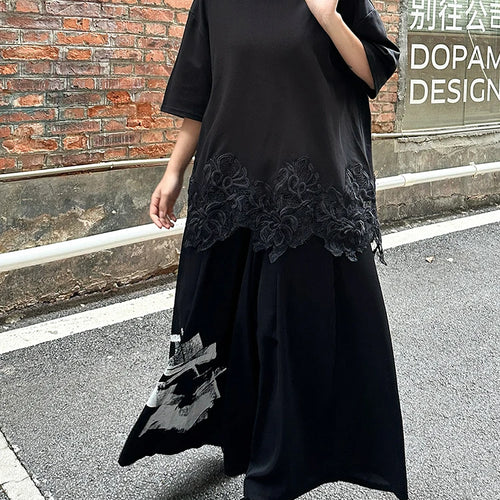 Load image into Gallery viewer, Women Black Hem Lace Spliced Big Size Casual T-shirt New Round Neck Half Sleeve Fashion Tide Spring Summer 2025 1DJ0895
