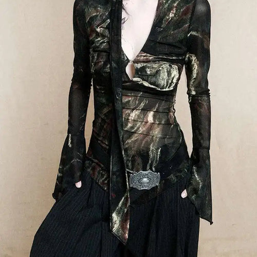 Load image into Gallery viewer, Women Geen Mesh Printed Slim Irregular Slim T-shirt New V-Neck Long Flare Sleeve Fashion Tide Spring Autumn 2025 1DH9372
