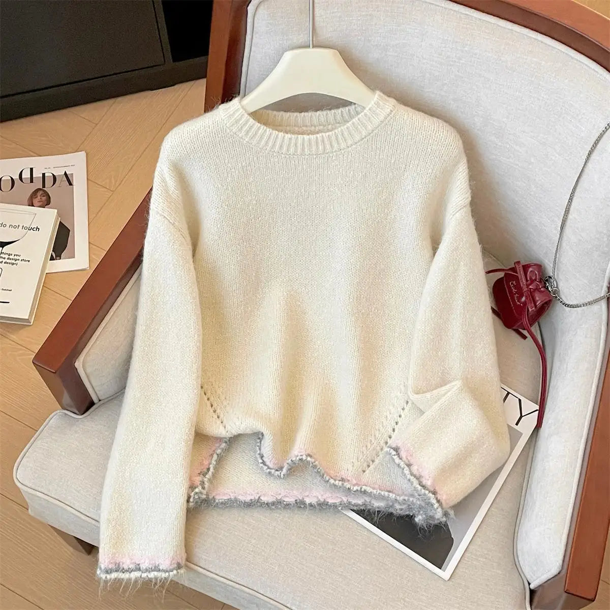 French Fashion Autumn Winter Beige Red Patchwork Elegant Short Sweater Women's 2024 New Grey Round Neck Long Sleeved Knitted Top