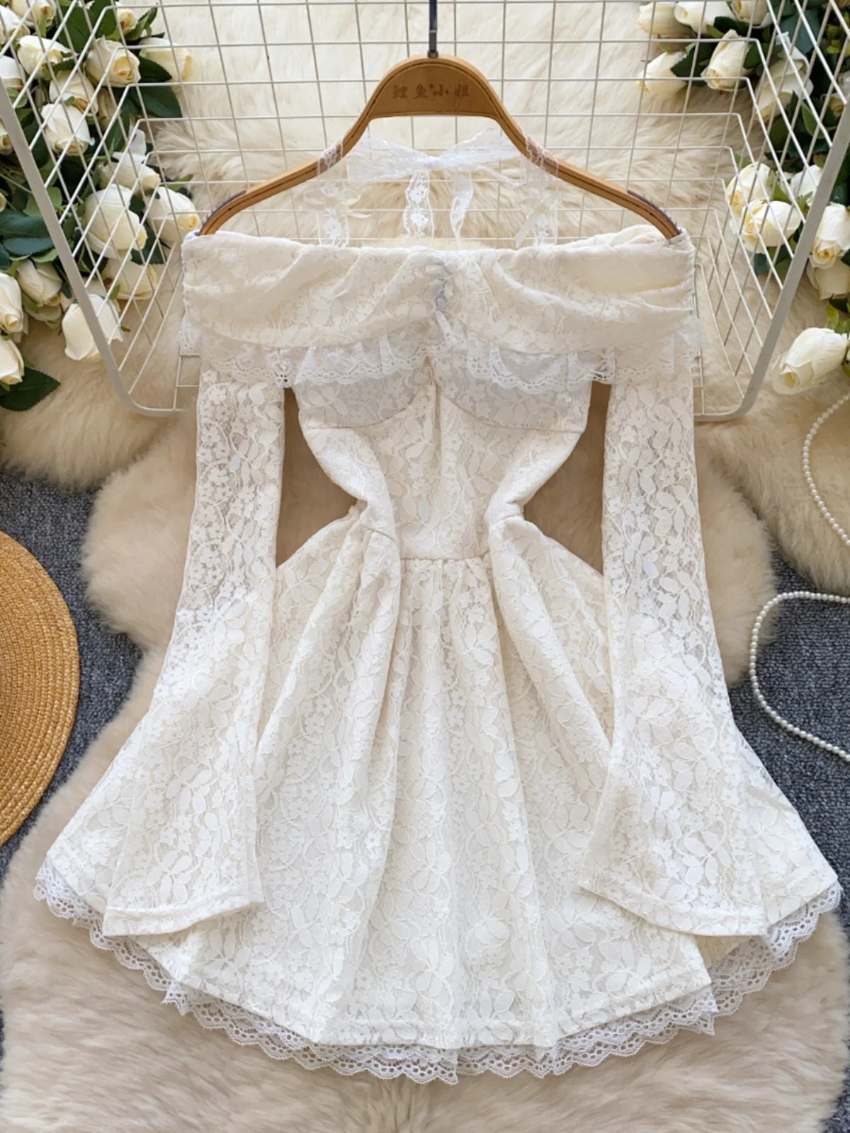 Vintage Women White Lace Elegant Off Shoulder Halter Lace-up Pleated Short Dress Spring High Waist Sexy Party Dress Popular Chic