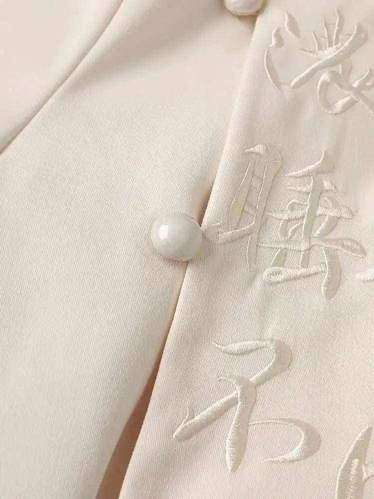Women Beige Chinese Letter Embroidery Blazer New Stand Collar Long Sleeve Jacket Fashion Tide Spring Autumn 2025 CPG2868