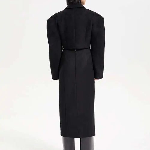 Load image into Gallery viewer, Loose Fit Black Shaped Elegant Short Woolen Coat Parkas New Long Sleeve Women Fashion Tide Autumn Winter 2025 17A1788
