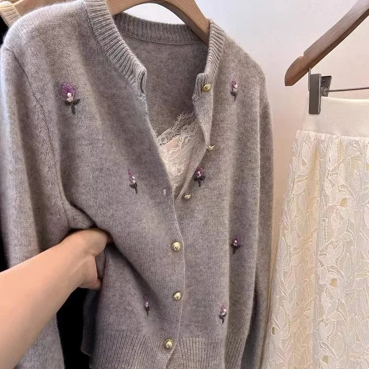 Vintage 2024 New Beige Flower Embroidery Elegant Versatile Knitted Sweater Women Autumn Winter Grey Long Sleeve Cardigan Tops