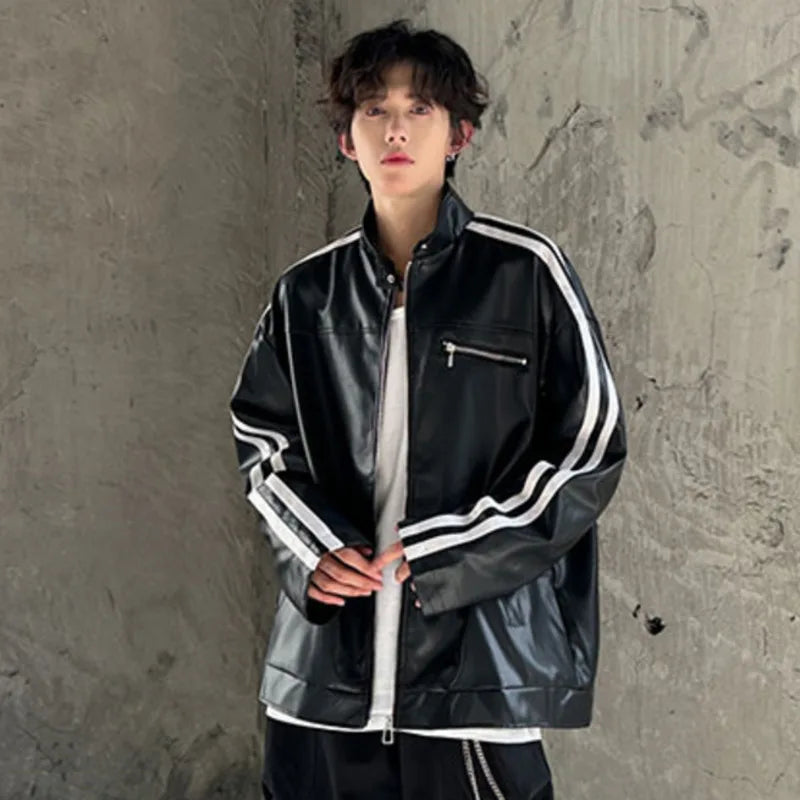 Niche Design Stand Collar Men's PU Leather Jacket Stripe Contrast Color Pockets Casual Male Jackets 2024 Autumn 9C9025