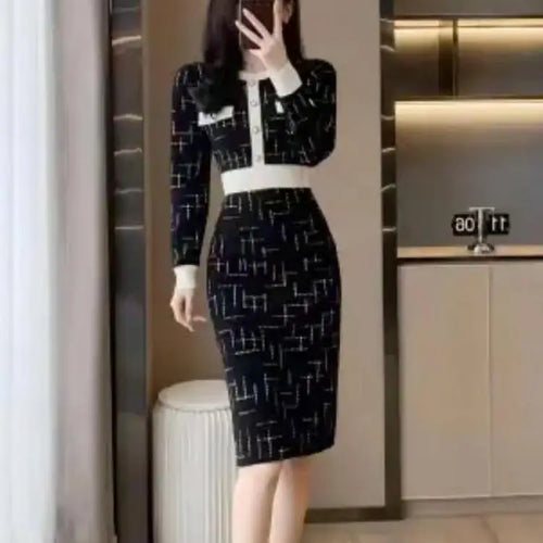 Load image into Gallery viewer, Autumn Winter Black Patchwork High Wais Round Neck Knit Dress French Women's Long Sleeved Office Slim Single Breasted Midi Dress
