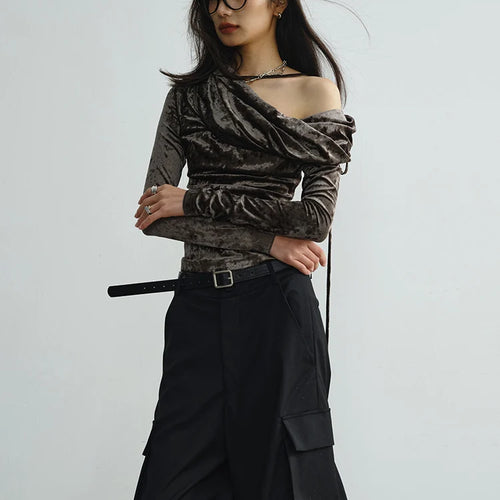 Load image into Gallery viewer, Women Dark Green Velvet Elegant T-shirt New Asymmetrical Collar Long Sleeve Fashion Tide Spring Autumn 2025 1DJ1732
