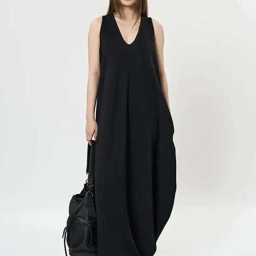 Load image into Gallery viewer, Women Black Brief Irregular Shaped Pocket Long Elegant Dress New V-Neck Sleeveless Fashion Tide Spring Autumn 2025 1DH9419
