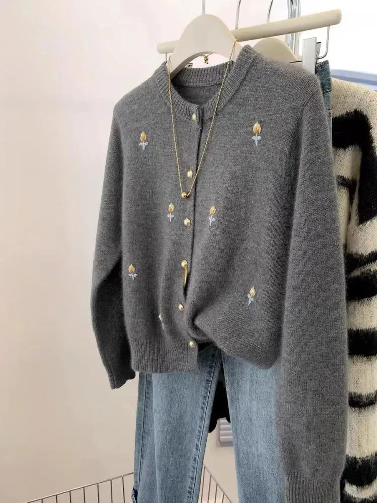 Vintage 2024 New Beige Flower Embroidery Elegant Versatile Knitted Sweater Women Autumn Winter Grey Long Sleeve Cardigan Tops