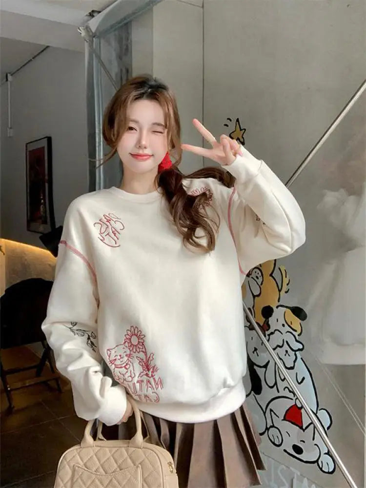 Autumn Winter New Beige Letter Embroidery Velvet Sweatshirt Thick Women French Vintage Loose Long Sleeved Vacation Pullover Tops