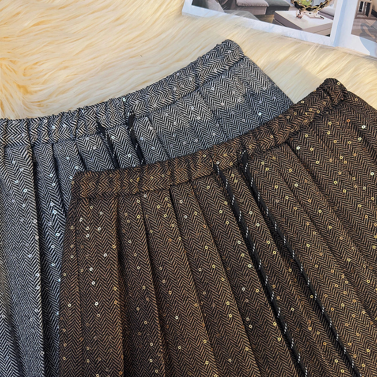 French Vintage Women Brown Sequin Elegant High Waist Versatile Short Skirt 2024 Autumn Winter Grey Pleated Half Mini Skirt Trend