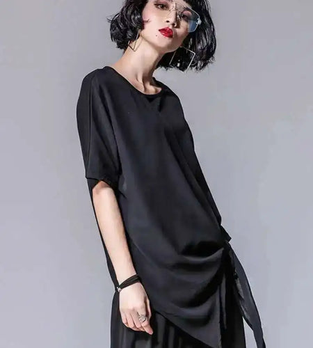 Women Black Asymmetric Chiffon Pleated Big Size T-shirt New Round Neck Short Sleeve Fashion Spring Summer 2025 1DF4730