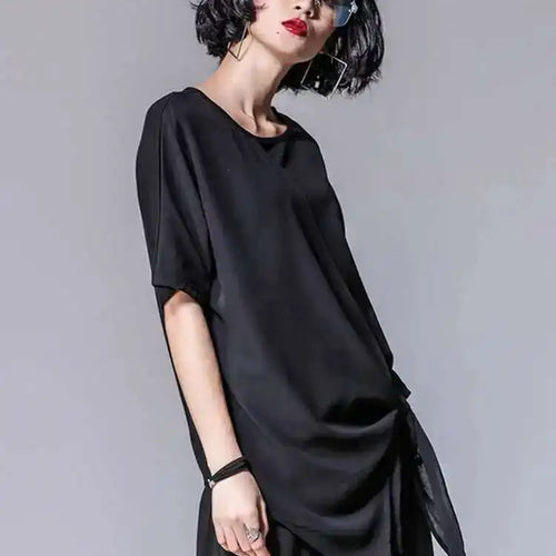 Load image into Gallery viewer, Women Black Asymmetric Chiffon Pleated Big Size T-shirt New Round Neck Short Sleeve Fashion Spring Summer 2025 1DF4730
