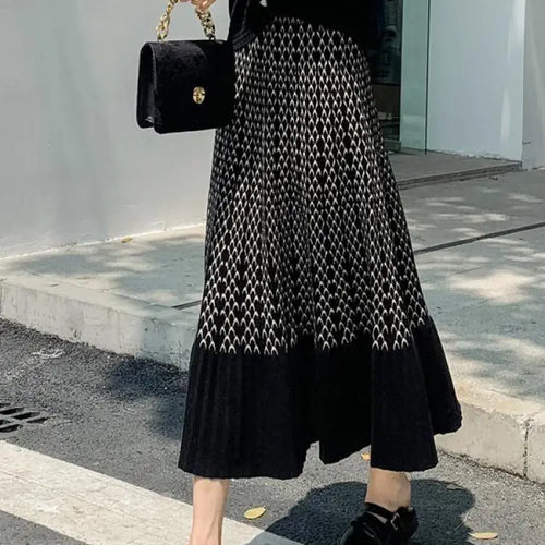 Load image into Gallery viewer, Korean Fashion Women Black Print Patchwork Elegant Long Skirt 2024 Autumn Winter Vintage Beige High Waist A-line Pleated Skirts
