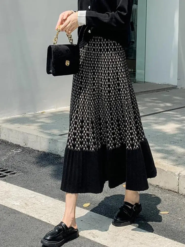 Korean Fashion Women Black Print Patchwork Elegant Long Skirt 2024 Autumn Winter Vintage Beige High Waist A-line Pleated Skirts