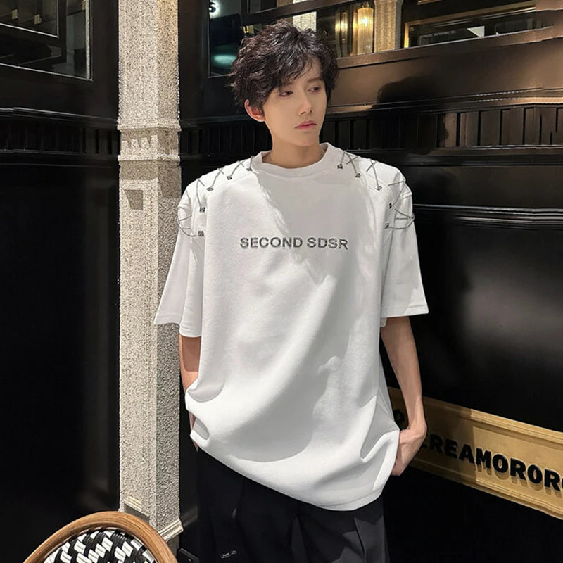Men's Short Sleeve T-shirts New Summer Metal Chain Design Pad Shoulder Trendy Letter Print Fashion Style Male Top 9W1663