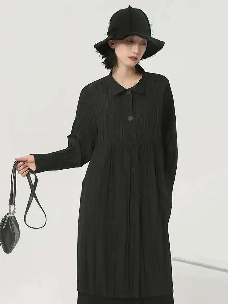 Loose Fit Black Brief Pleated Big Size Jacket New Lapel Long Sleeve Women Coat Fashion Tide Spring Autumn 2025 1DH2077