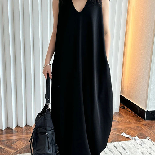 Load image into Gallery viewer, Women Black Brief Irregular Shaped Pocket Long Elegant Dress New V-Neck Sleeveless Fashion Tide Spring Autumn 2025 1DH9419
