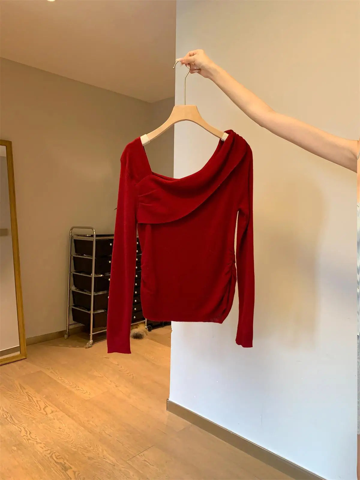 Autumn Winter Solid Temperament Sexy Slim Off Shoulder Long Sleeve Knitting Sweater Women Office Fashion Pleated Tops New Simple