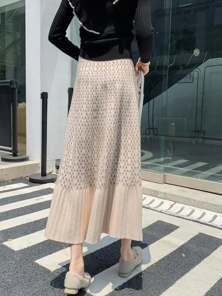 Korean Fashion Women Black Print Patchwork Elegant Long Skirt 2024 Autumn Winter Vintage Beige High Waist A-line Pleated Skirts