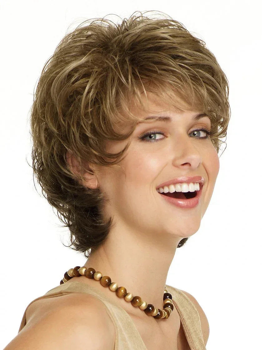 Synthetic Short Wigs for White Women Sandy Blonde Wig with Bangs Mix Brown Color Natural Curly Wig Hair Ombre Elderly Wig Mommy