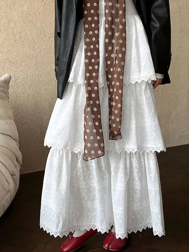 Women White Brief Slim Elegant Layers Long Cake Dress New V-Neck Long Sleeve Fashion Tide Spring Autumn 2025 1DH9982