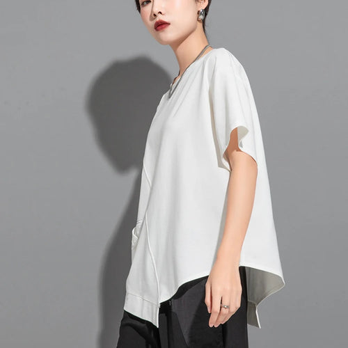 Load image into Gallery viewer, Women White  Topstitched Irregular Hem Big Size T-shirt New Round Neck Short Sleeve Fashion Spring Summer 2025 1DJ1753

