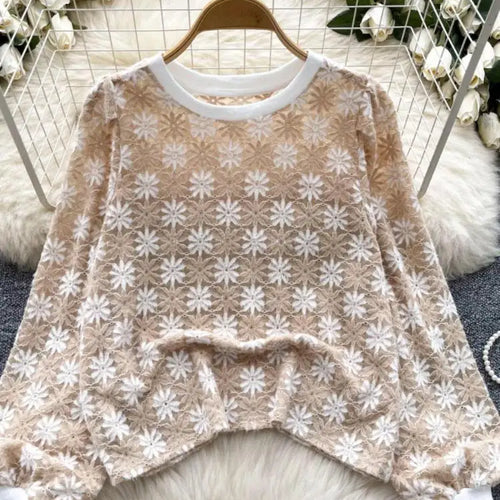 Load image into Gallery viewer, Korean Women's Flower Patchwork Round Neck Hollow Out Crochet Short Sweater Autumn New Long Sleeve Pullover Top Popular Clothing

