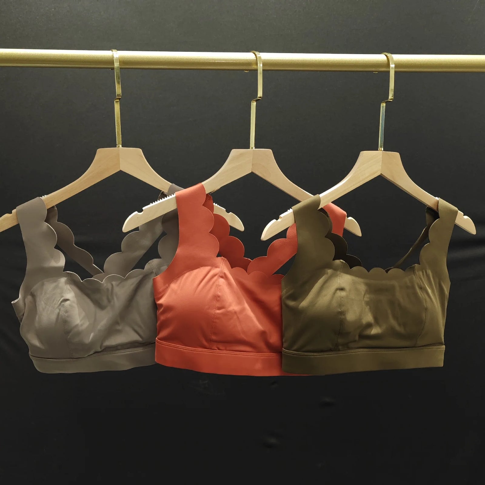 Pad Cross Shoulder Strap Yoga Bra Running Sports Bra Gym Top Women Stretch Pull Up Underwear Women Vest Fitness Tank Top