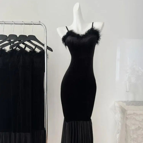 Load image into Gallery viewer, Autumn French New Sexy Long Dress Women Fashion Black Velvet Patchwork Mesh Plush V Neck Sleeveless Slim Backless Fishtail Dress
