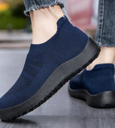 Men Shoes Super Lightweight Men Sneakers New Zapatillas Hombre Breathable Casual Sneaker Sports Tennis For Men Loafers Couple