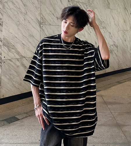 Men's T-shirts Short Sleeve New Summer Korean Style Worn-out Threedimensional Striped Pullover Male Casual Tees 9W1973