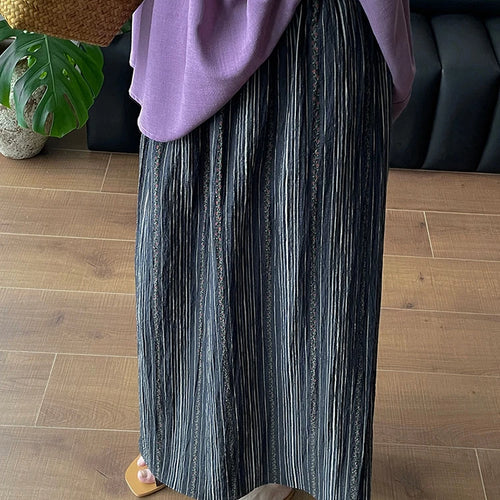 Load image into Gallery viewer, High Elastic Waist Black Striped Back Slit Elegant Half-body Skirt Women Fashion Tide New Spring Autumn 2025 1DJ1264
