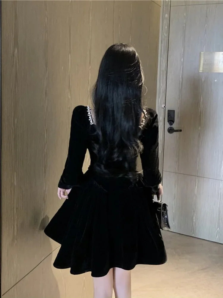 Vintage Elegant Black Party Dresses Evening Retro Velvet Tepmweament Wrap Slim Mini Short Dress Square Collar