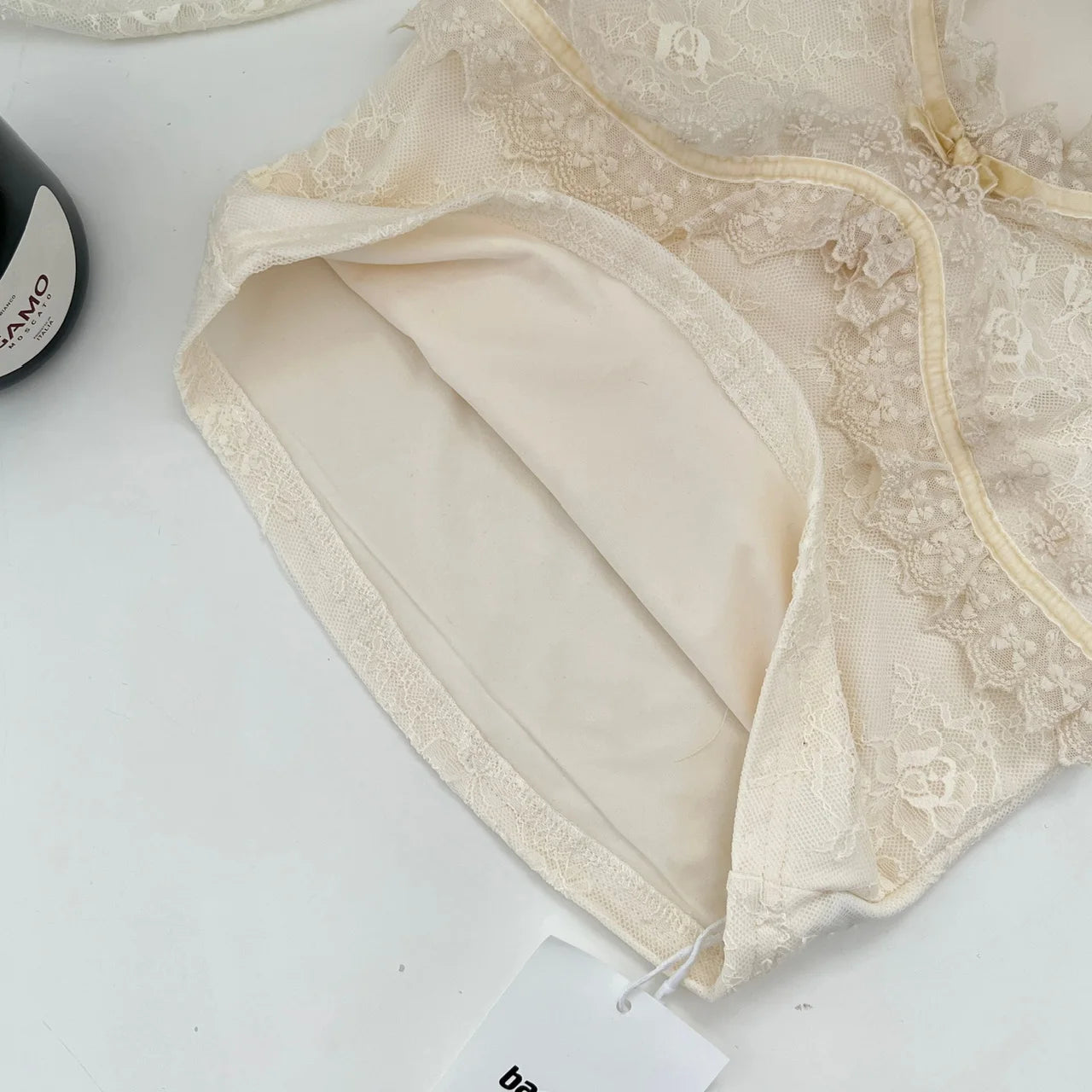 Vintage Women Beige Lace Ruffle Edge Tops Autumn Long Sleeve Elegant Short Shirts French V-neck Festival Versatile Blouse Simple