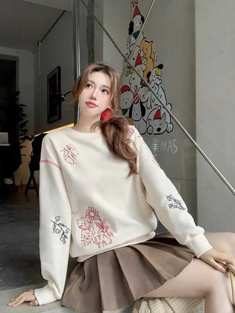 Autumn Winter New Beige Letter Embroidery Velvet Sweatshirt Thick Women French Vintage Loose Long Sleeved Vacation Pullover Tops