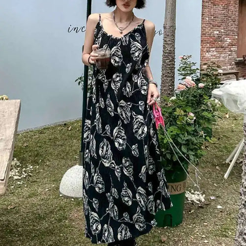 Load image into Gallery viewer, Women Apricot Pleated Printed Elegant Spaghetti Strap Dress New V-Neck Sleeveless Fashion Tide Spring Summer 2025 1DH4770
