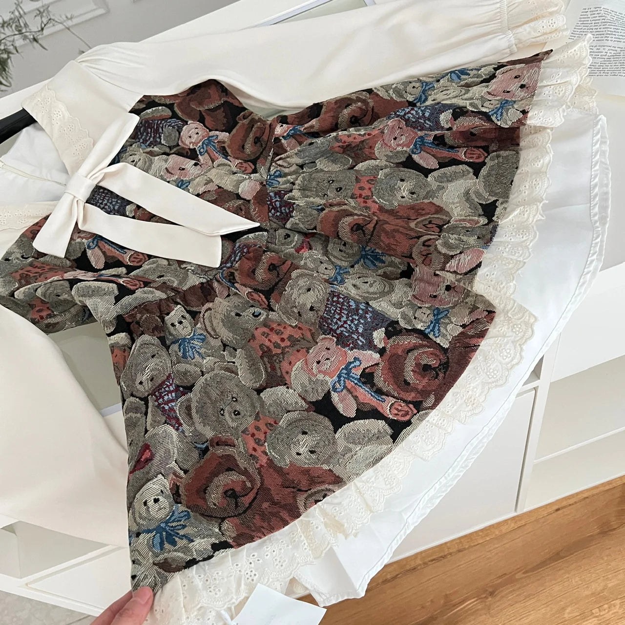 French Retro Women Fashion Beige Floral Patchwork Lace Mini Dress Autumn Winter Sweet Long Sleeved Ruffles Bow Short Dress Boho