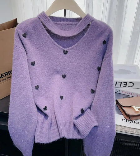 French Vintage Women Solid Heart Shaped Decoration Elegant Long Sleeve Sweater 2024 New Autumn Winter V Neck Knit Tops Versatile