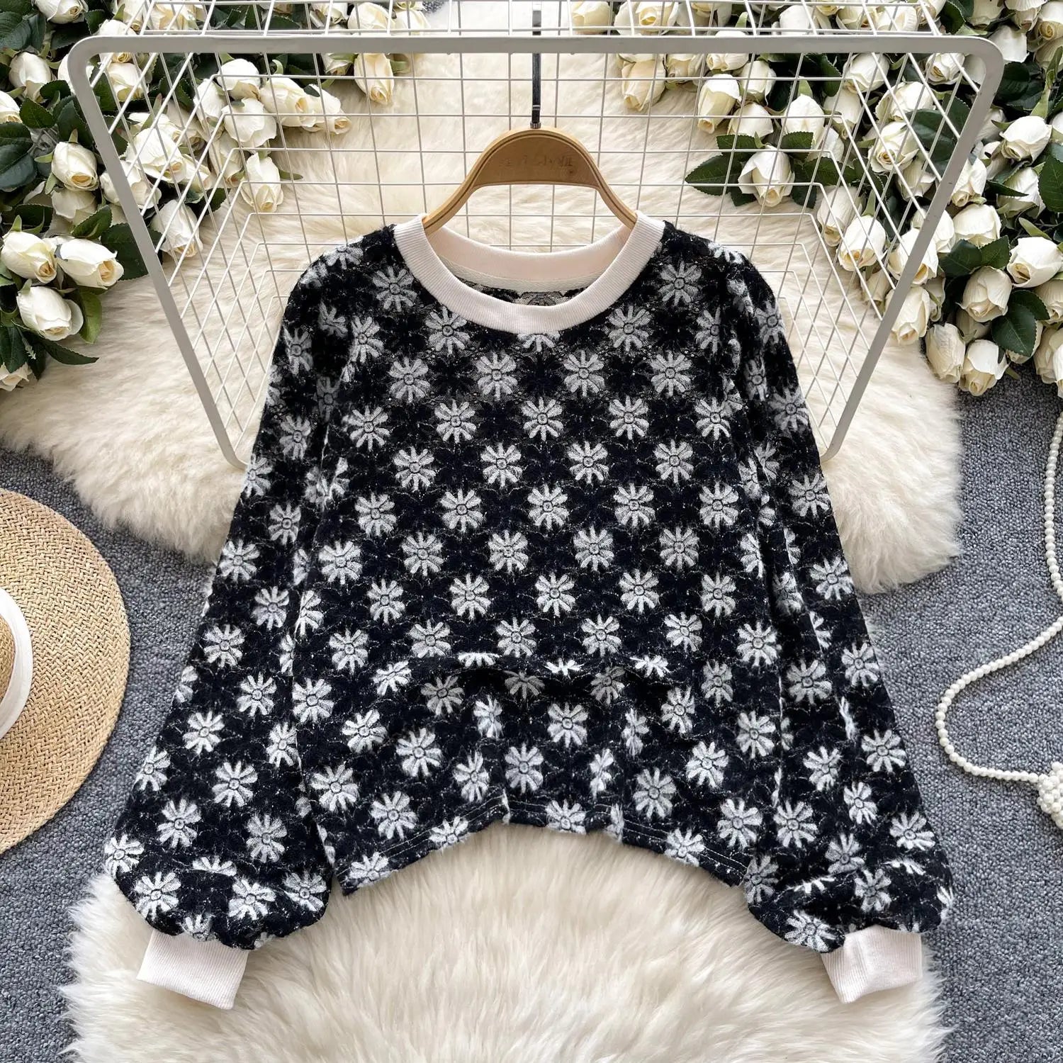 Korean Women's Flower Patchwork Round Neck Hollow Out Crochet Short Sweater Autumn New Long Sleeve Pullover Top Popular Clothing
