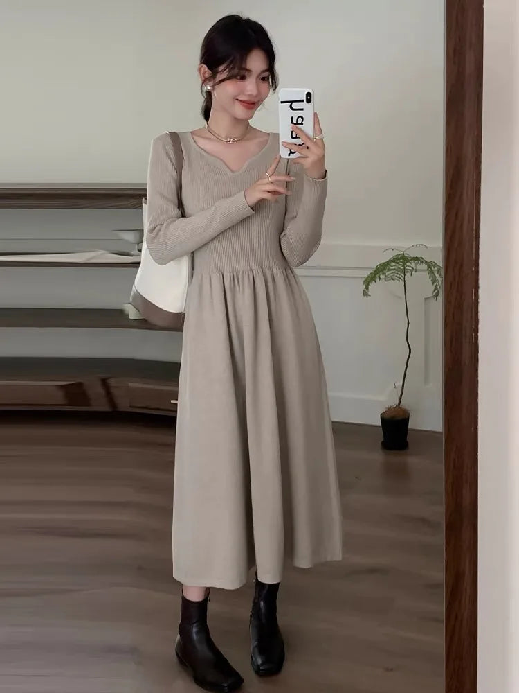 Autumn Winter Women Elegant V-neck Long Sleeve Slim Knit Pleated Dress Solid Casual A-line Sweater Long Dress 2023 French Simple