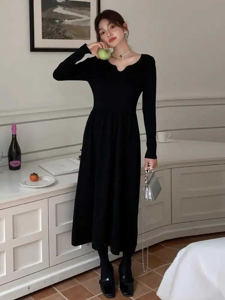 Autumn Winter Women Elegant V-neck Long Sleeve Slim Knit Pleated Dress Solid Casual A-line Sweater Long Dress 2023 French Simple