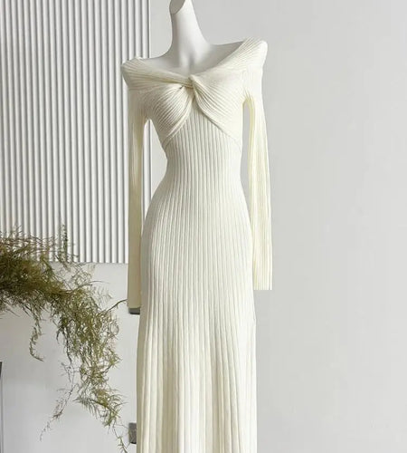 French Women's Autumn Winter White Elegant Slim Knitted Sweater Dress Khaki Red Long Sleeved Office Pleated Dress Fashion Simple