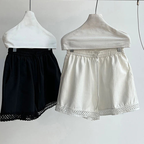 Load image into Gallery viewer, Women White Hollow Out Lace Pocket Casual Wide Leg Shorts New High Waist Trousers Fashion Tide Spring Summer 2025 1DJ1363
