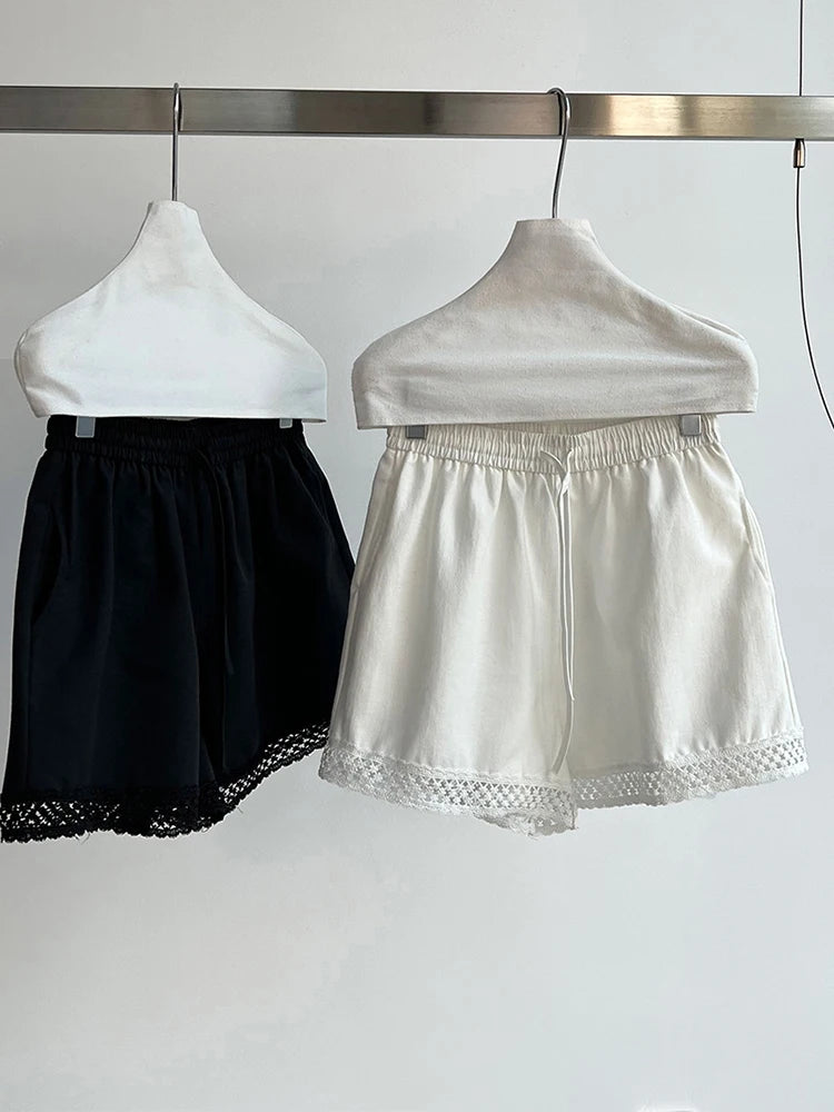 Women White Hollow Out Lace Pocket Casual Wide Leg Shorts New High Waist Trousers Fashion Tide Spring Summer 2025 1DJ1363