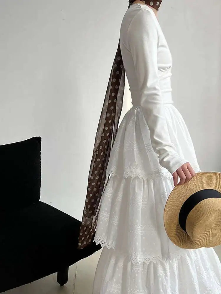Women White Brief Slim Elegant Layers Long Cake Dress New V-Neck Long Sleeve Fashion Tide Spring Autumn 2025 1DH9982