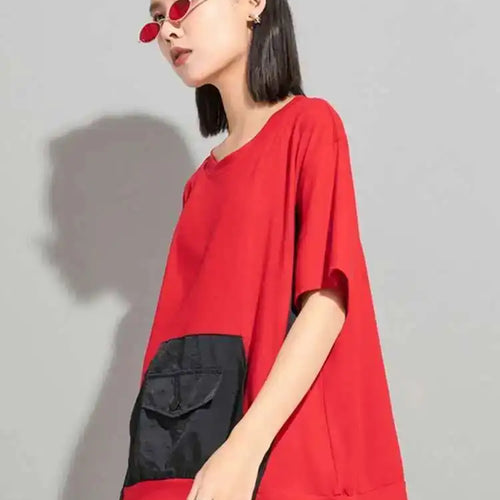 Load image into Gallery viewer, Women Red Color-block Pocket Big Size Casual  T-shirt New Round Neck Short Sleeve Fashion Tide Spring Summer 2025 1DH5953
