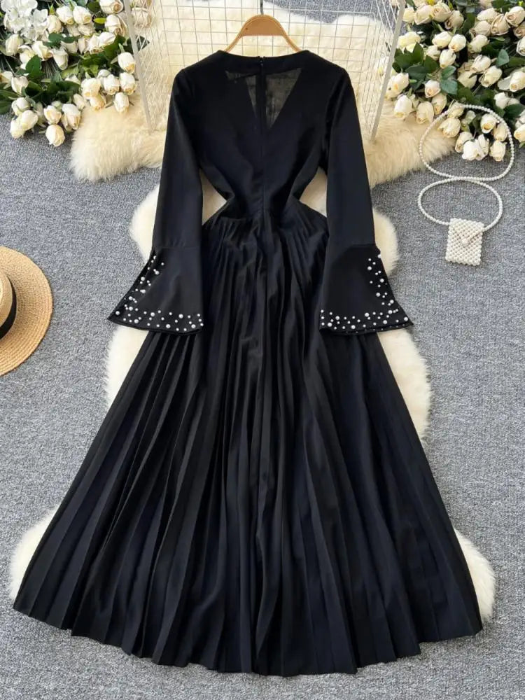 Black Slim High Waist V-neck Long Sleeved Bead Dress For Women 2024 Autumn French New Zipper Pleated Evening Party Dress Fashion