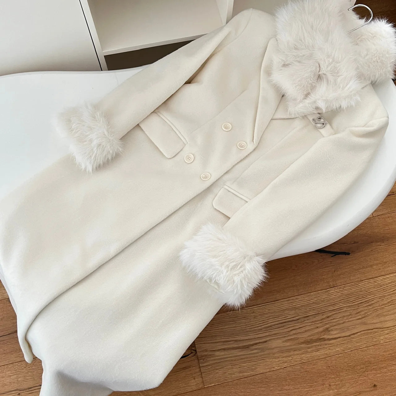 Autumn White Women's Winter Plush Double-sided Woolen Coat 2024 New Vintage Temperament Double-breasted Medium Long Jacket Trend