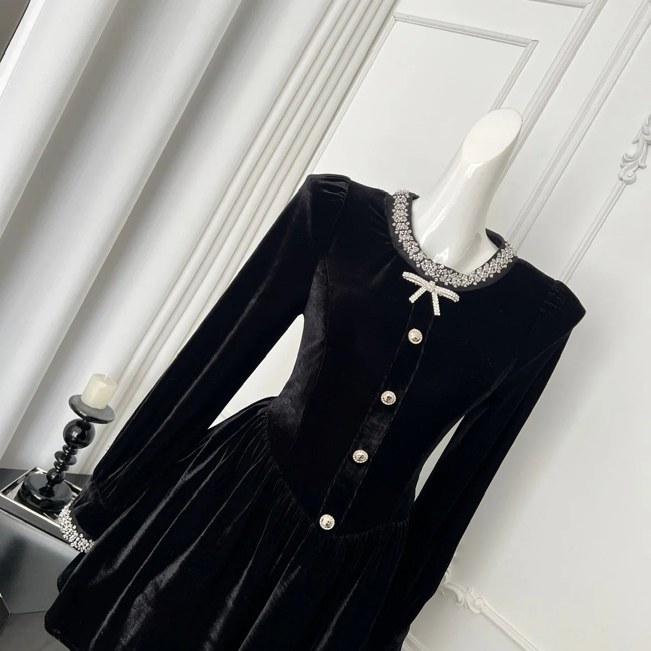 Retro Fashion Women Black Velvet Diamond Long Sleeved Bow Party Evening Short Dress Autumn Winter High Waist Pleated Mini Dress
